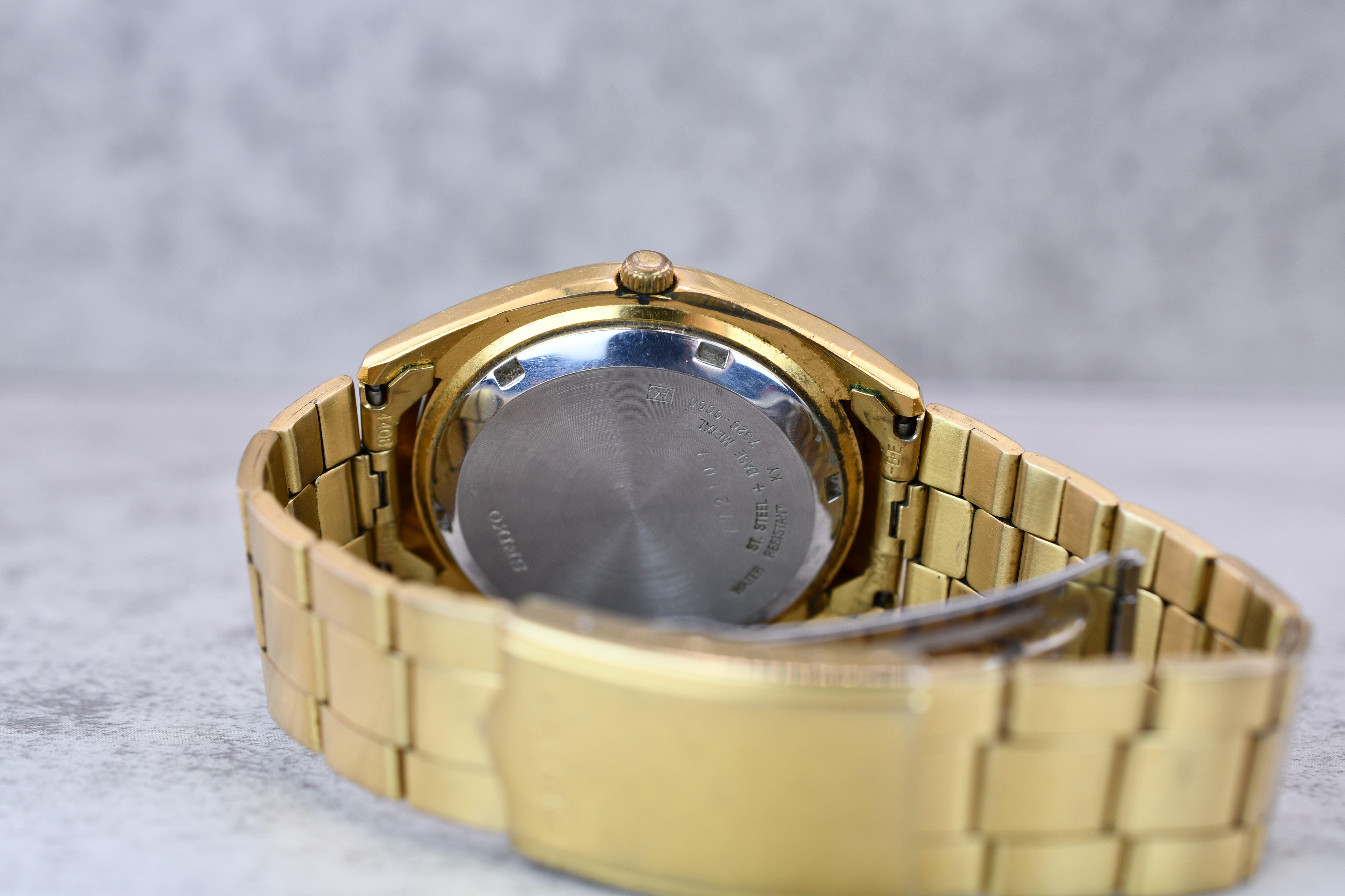 Seiko SKX124 Gold Watch, 37mm - Rare – Secondhand Mods
